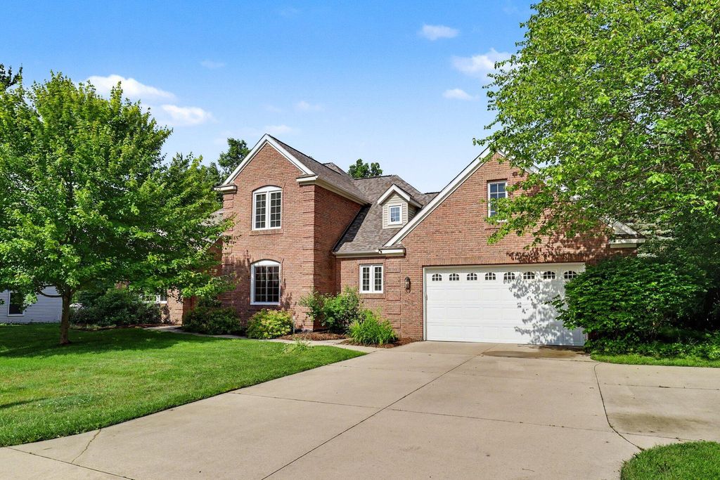 5090 Abbeydale Drive SE, Grand Rapids, MI 49546
