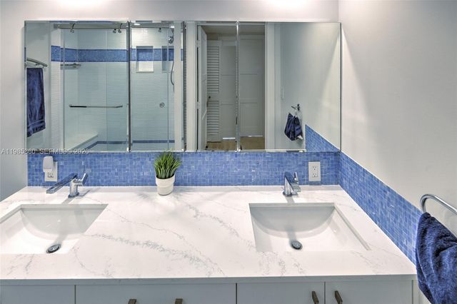 2951 S Bayshore Dr 712, Miami, FL 33133