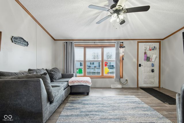 4687 Breckenridge Drive, Columbus, IN 47203