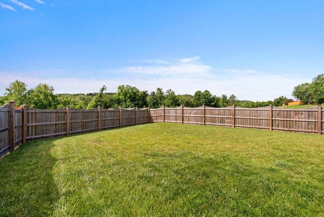 995 Waterstone Dr, Lebanon, TN 37090