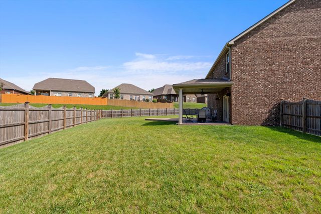 995 Waterstone Dr, Lebanon, TN 37090