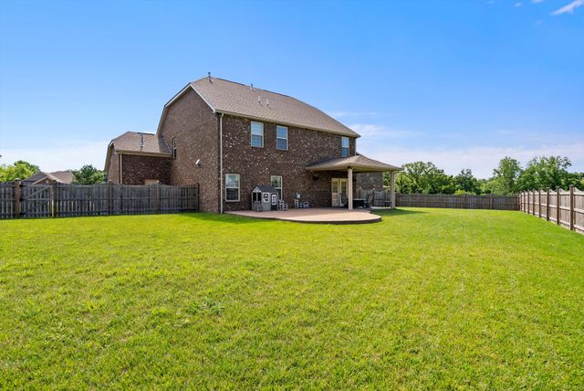 995 Waterstone Dr, Lebanon, TN 37090