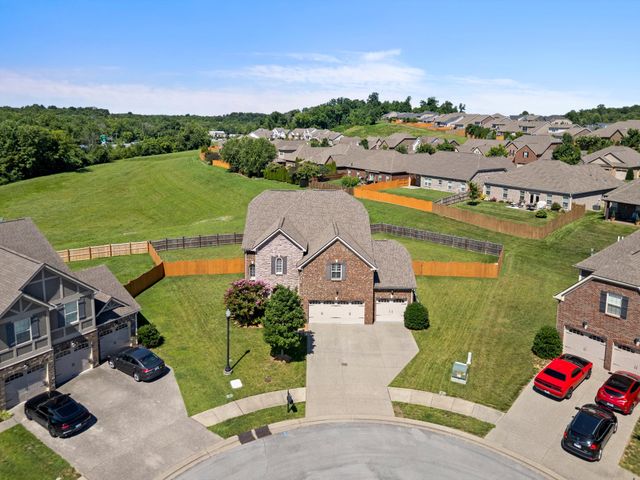 995 Waterstone Dr, Lebanon, TN 37090