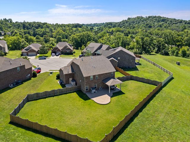 995 Waterstone Dr, Lebanon, TN 37090