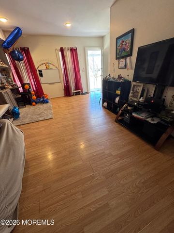 11 Hull Avenue, Freehold, NJ 07728