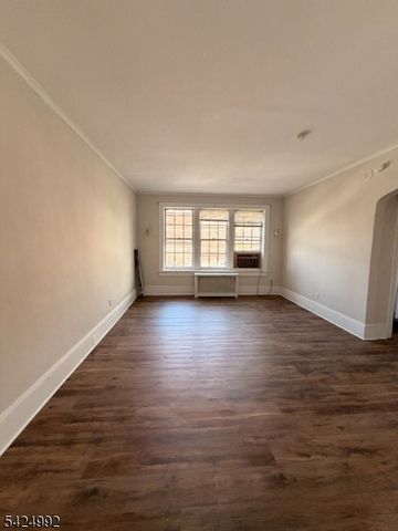 55 Randolph Pl 201, City Of Orange Twp., NJ 07079