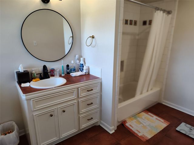 202 E Forest Avenue, Shoreacres, TX 77571