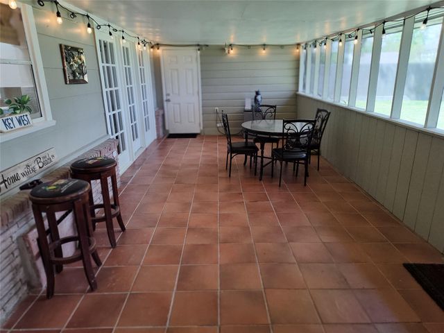 202 E Forest Avenue, Shoreacres, TX 77571