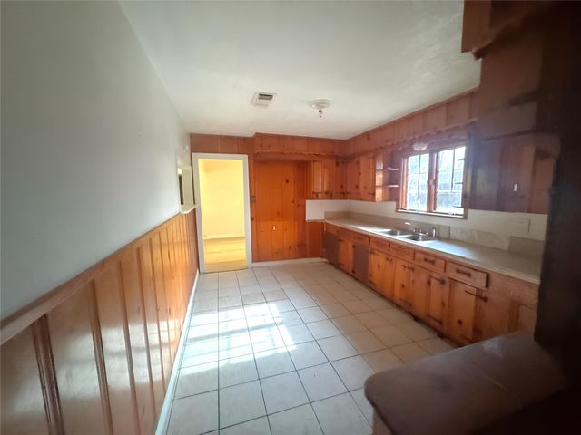 1805 Vermont Street, Baytown, TX 77520