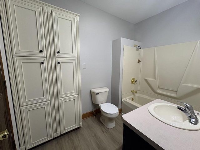 843 VINE AVENUE, Oshkosh, WI 54901