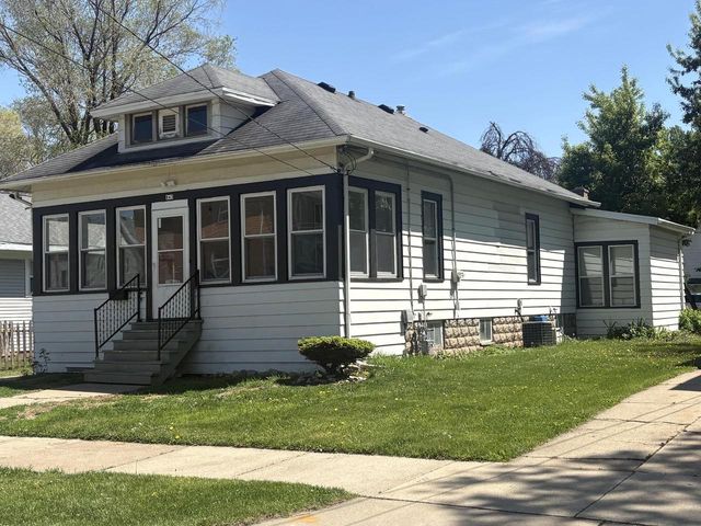 843 VINE AVENUE, Oshkosh, WI 54901