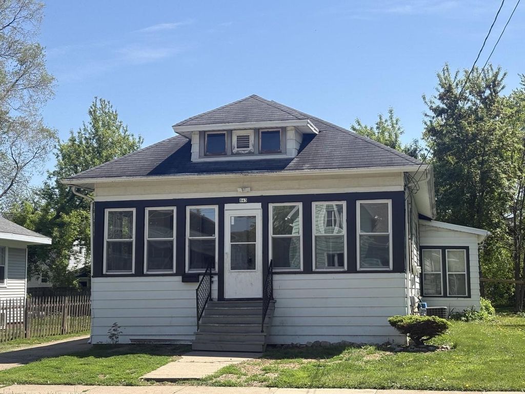 843 VINE AVENUE, Oshkosh, WI 54901