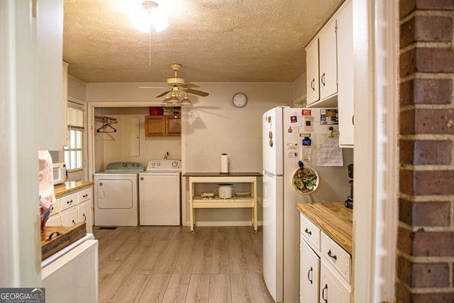 566 Colbert Grove Church Road, Danielsville, GA 30633