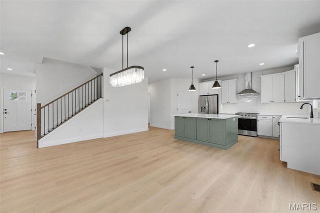 547 Ryehill Drive, St Peters, MO 63376