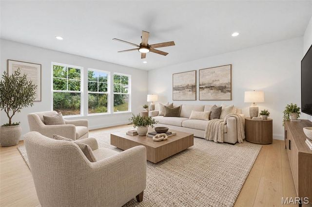 547 Ryehill Drive, St Peters, MO 63376