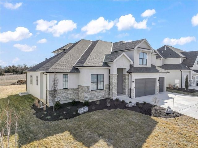 21112 W 81st Street, Shawnee, KS 66220