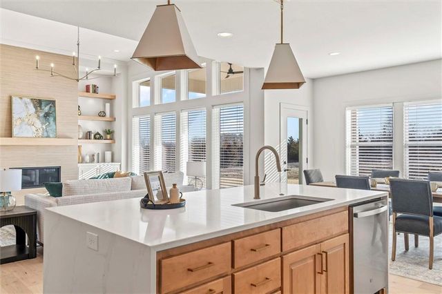 21112 W 81st Street, Shawnee, KS 66220