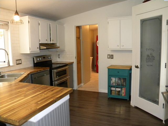 35404 N Flagstone Dr, Benton City, WA 99320