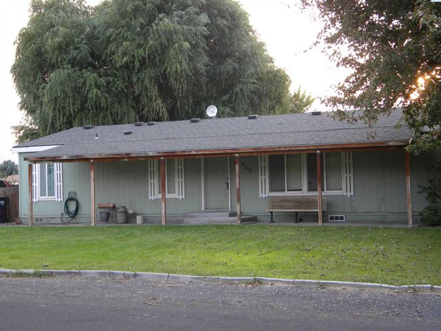 35404 N Flagstone Dr, Benton City, WA 99320