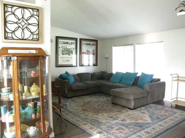 35404 N Flagstone Dr, Benton City, WA 99320