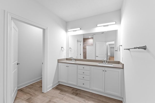 496 Garden Gate Lane, Lewis Center, OH 43035