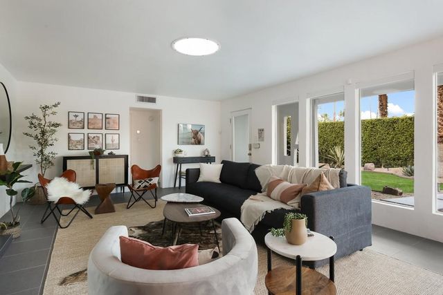 1529 S Calle Palo Fierro, Palm Springs, CA 92264