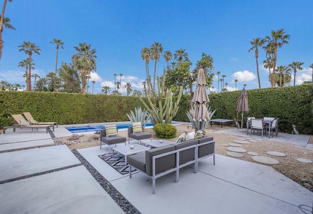 1529 S Calle Palo Fierro, Palm Springs, CA 92264