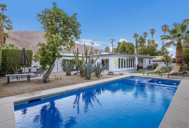 1529 S Calle Palo Fierro, Palm Springs, CA 92264