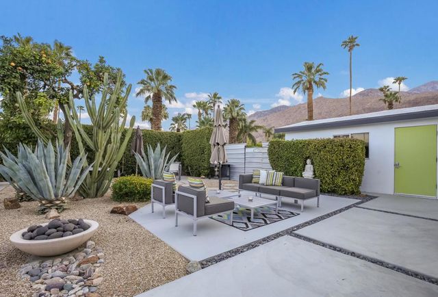 1529 S Calle Palo Fierro, Palm Springs, CA 92264