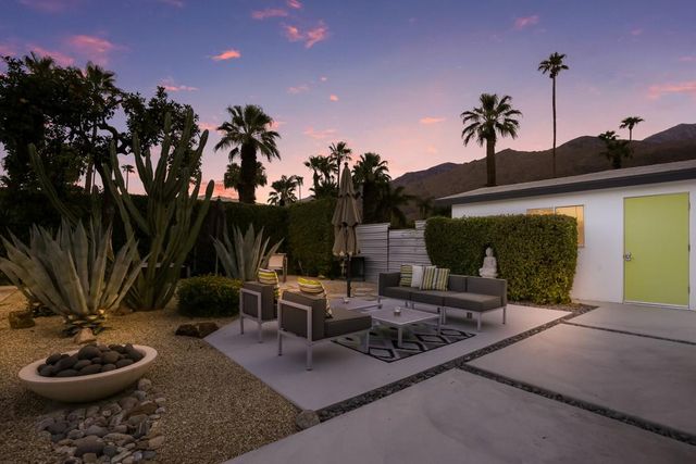 1529 S Calle Palo Fierro, Palm Springs, CA 92264