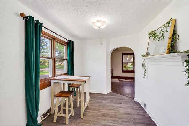 844 Ridgewood Way, Madison, WI 53713