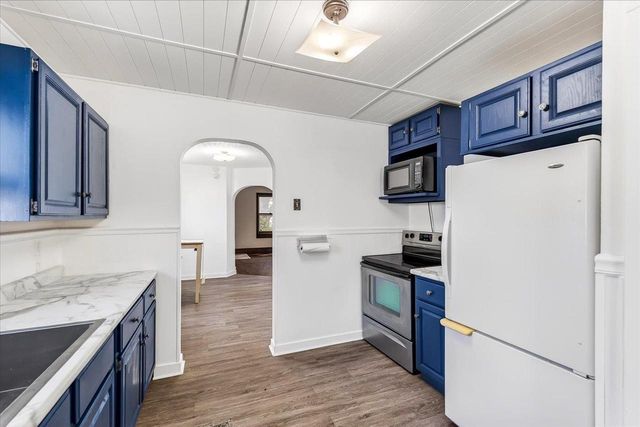 844 Ridgewood Way, Madison, WI 53713