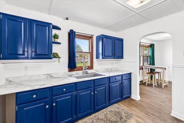 844 Ridgewood Way, Madison, WI 53713