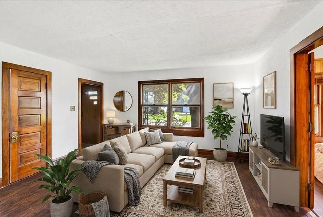 844 Ridgewood Way, Madison, WI 53713