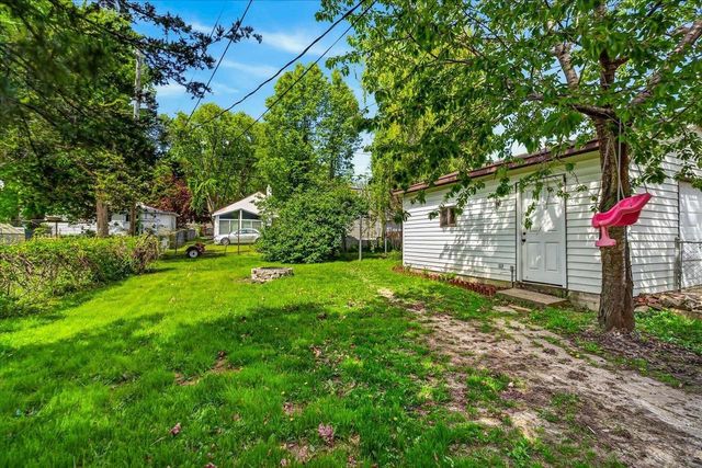 844 Ridgewood Way, Madison, WI 53713