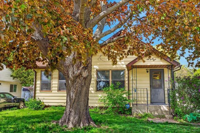844 Ridgewood Way, Madison, WI 53713