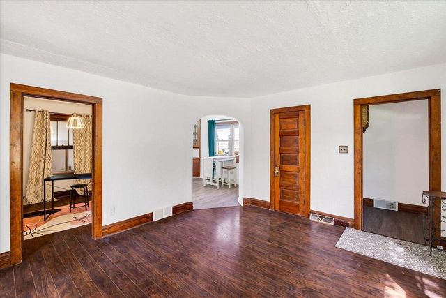 844 Ridgewood Way, Madison, WI 53713