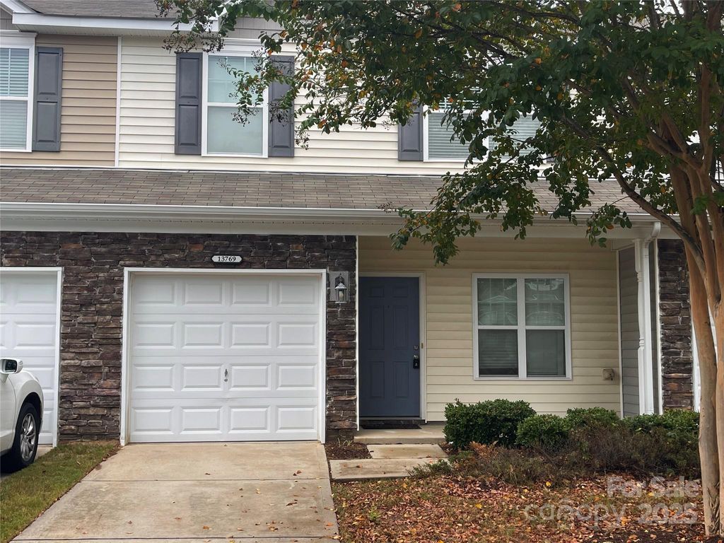 13769 Singleleaf Lane, Charlotte, NC 28278