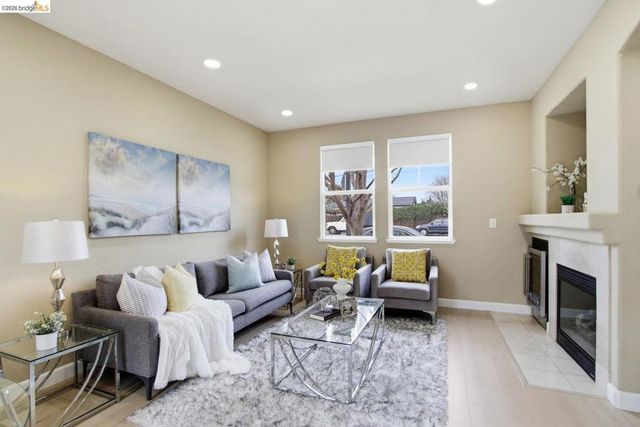 3998 3998 Williams RD, San Jose, CA 95117