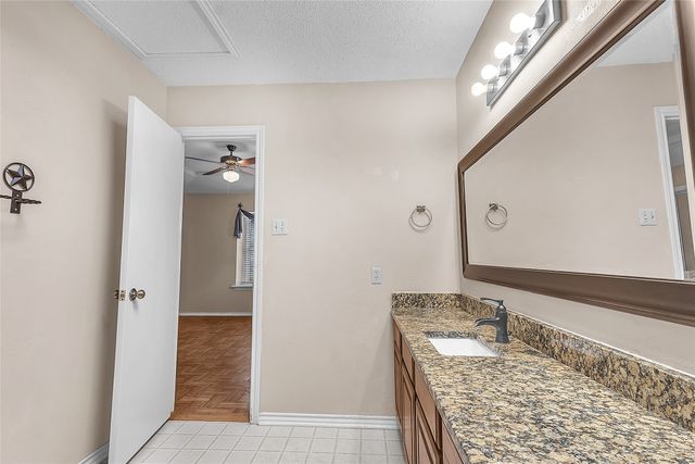 734 Red Oak Drive, Lewisville, TX 75067