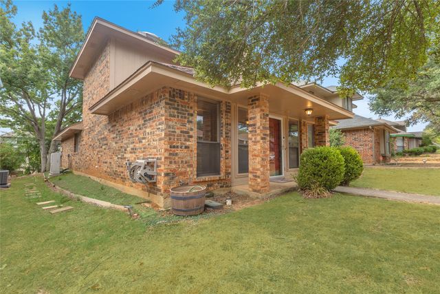 734 Red Oak Drive, Lewisville, TX 75067