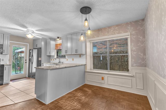 734 Red Oak Drive, Lewisville, TX 75067
