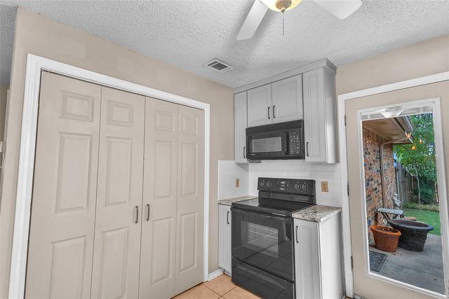 734 Red Oak Drive, Lewisville, TX 75067