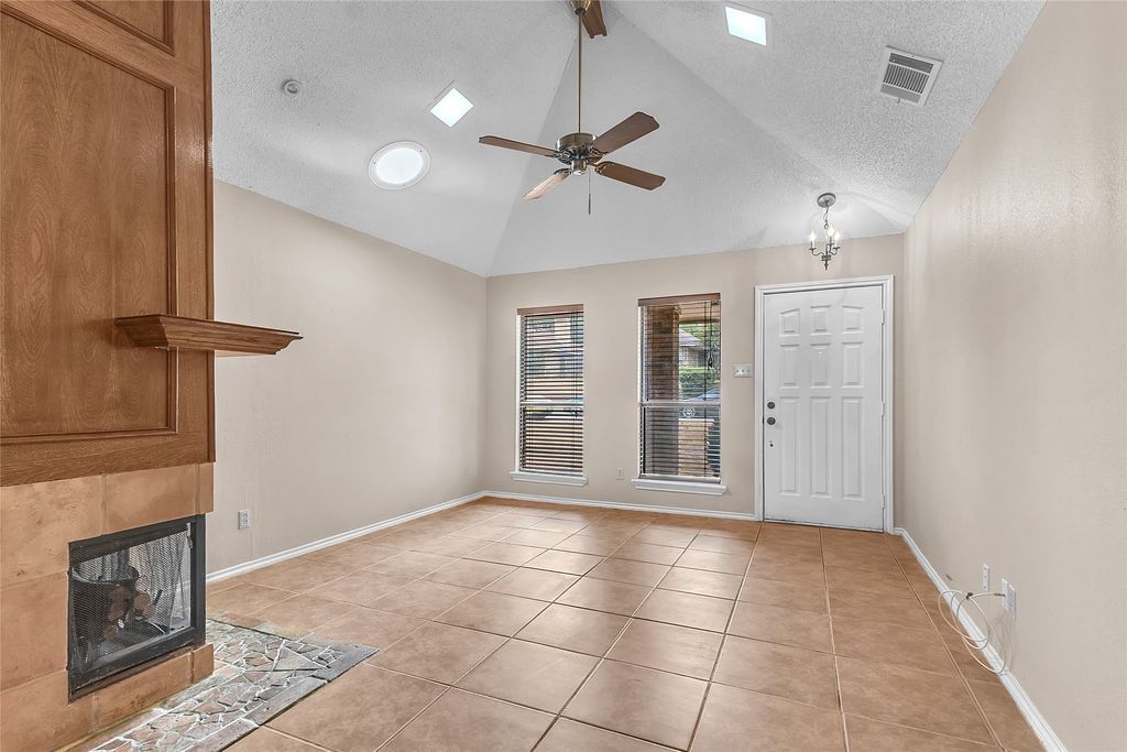 734 Red Oak Drive, Lewisville, TX 75067 — photo 2