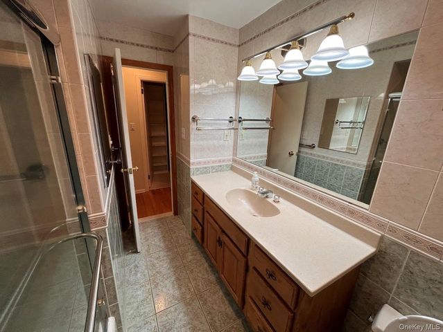 36 Coolidge Avenue, Glen Head, NY 11545