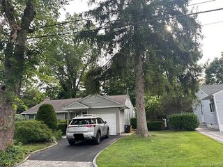 36 Coolidge Avenue, Glen Head, NY 11545