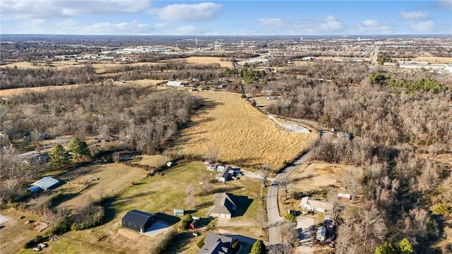 17875 Fisher Ford Road, Siloam Springs, AR 72761