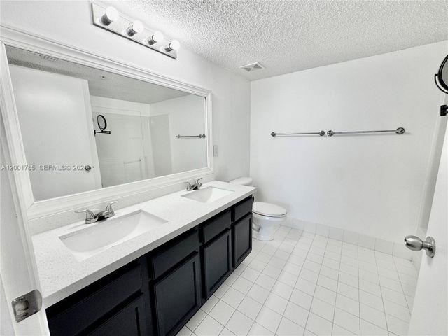 9905 Westwood Dr 34-3, Tamarac, FL 33321
