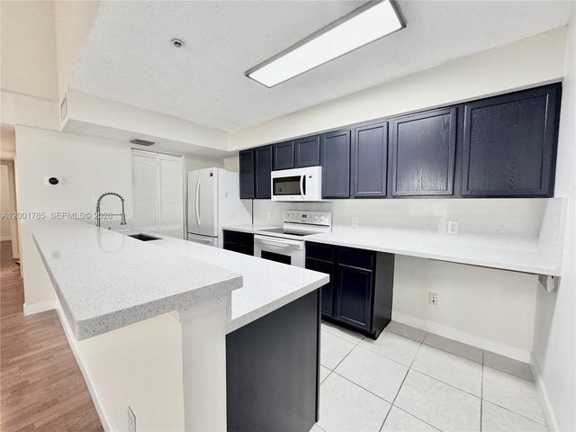 9905 Westwood Dr 34-3, Tamarac, FL 33321