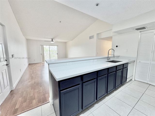 9905 Westwood Dr 34-3, Tamarac, FL 33321